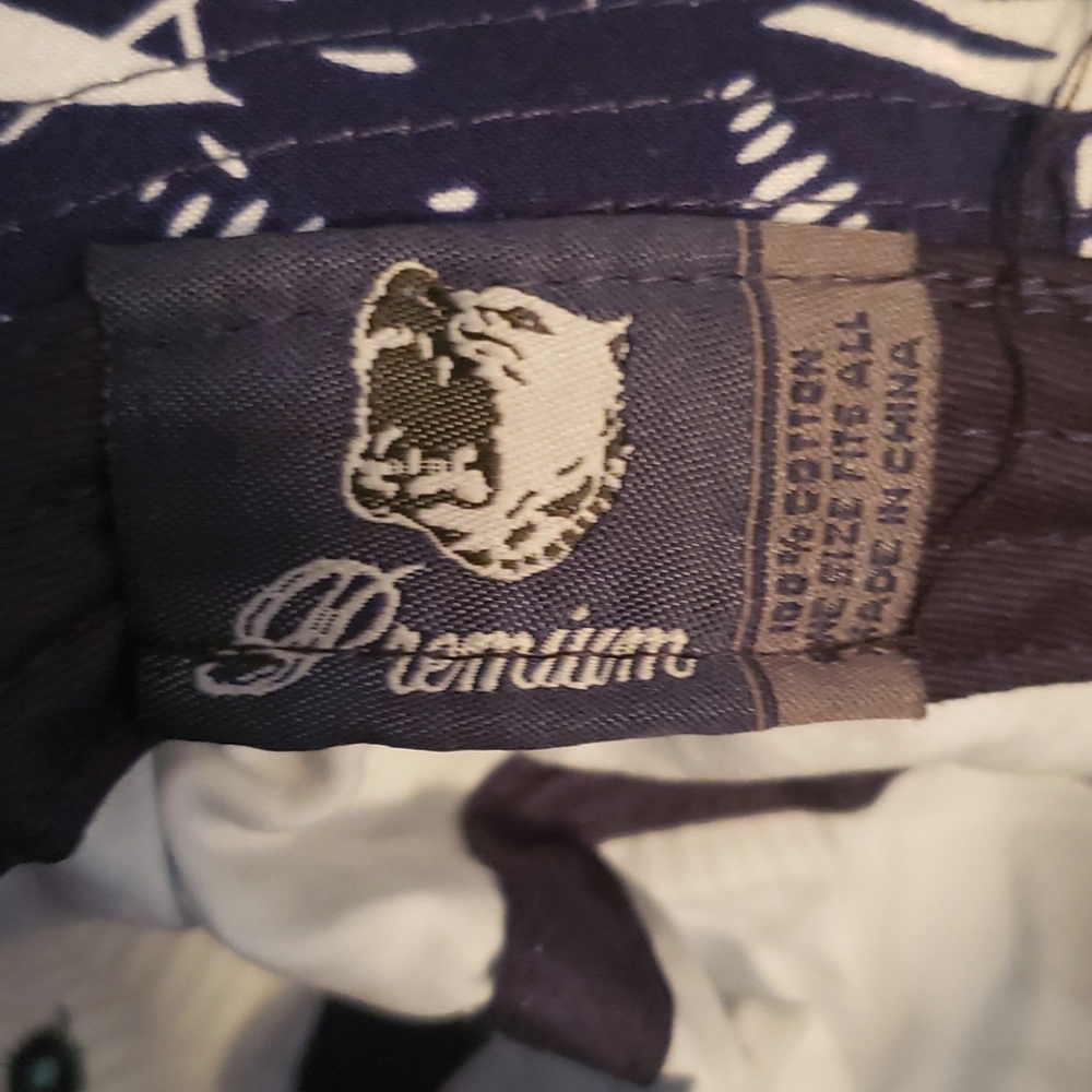 NWOT Bucket hat - Picture 3 of 4